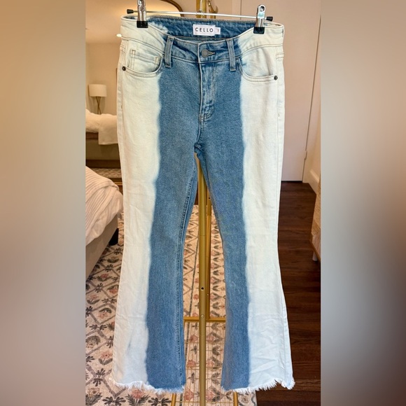 Cello Mid Rise Flare Jeans Two-Tone Boho Frayed Hem Denim - Size 1 - Picture 1 of 6